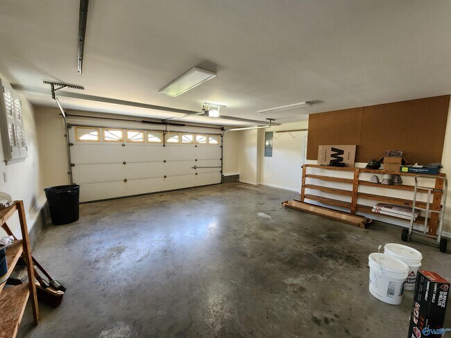 Building Photo - 122 Featherstone Ln SE