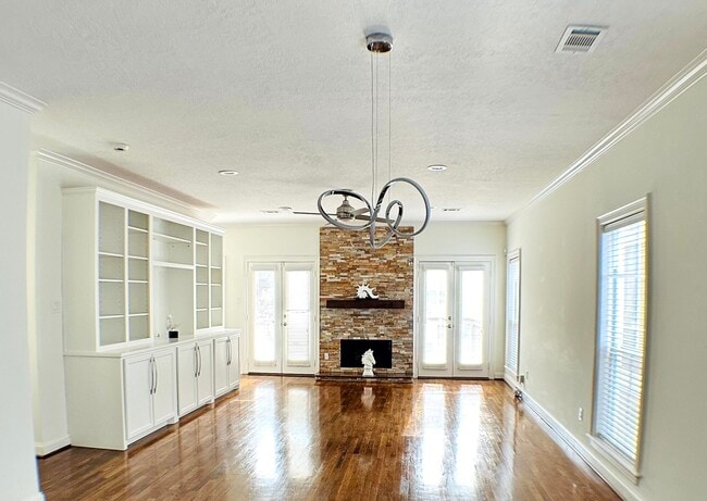 Building Photo - 913 Birdsall St