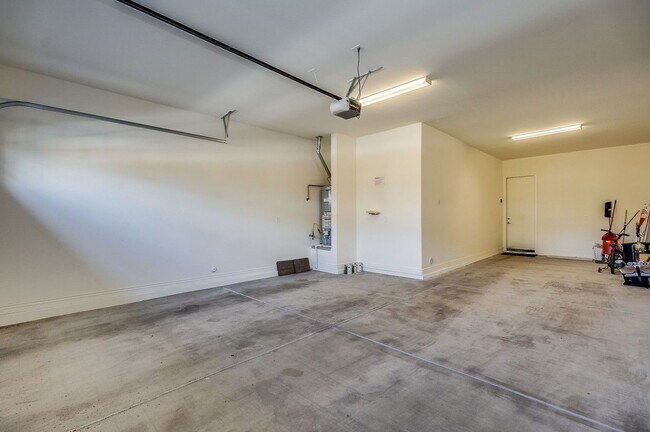 Building Photo - 4529 E Vista Bonita Dr