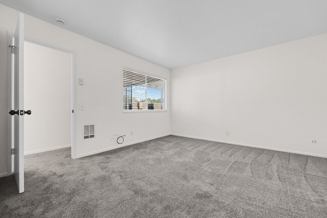 Building Photo - Wonderful Location & Value in Oceana 55+ Community