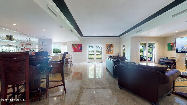 Building Photo - 7987 Hollyridge Rd