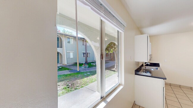 Building Photo - 18163 Happy Ln