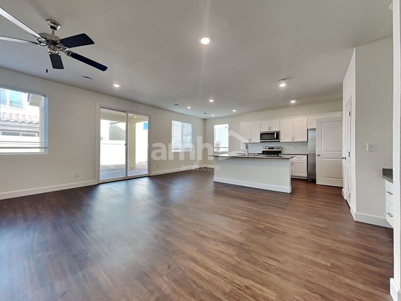 Building Photo - 8854 Tiger Tooth Ave