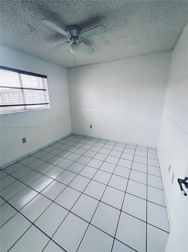 Building Photo - 2925 W 80th St