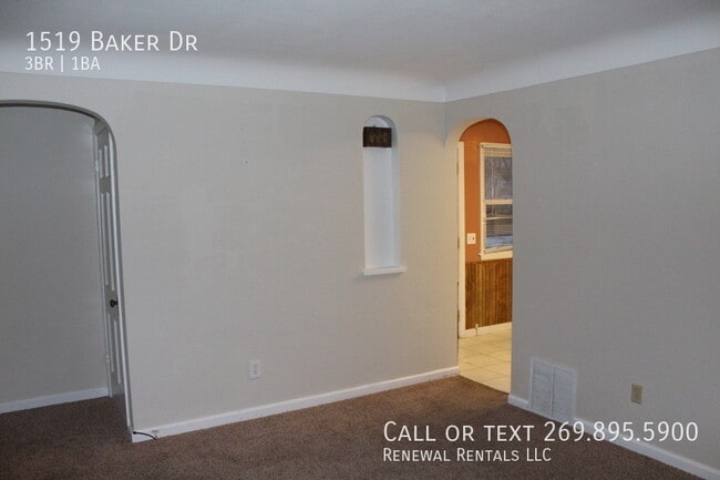 Building Photo - 1519 Baker Dr