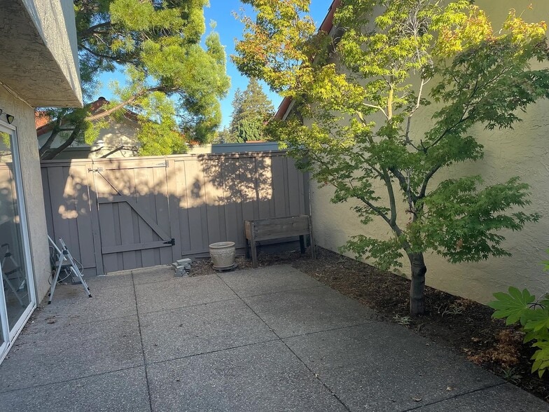 Building Photo - 22220 Homestead Rd