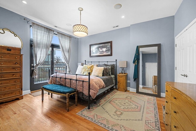 Building Photo - 1640 W Ohio St