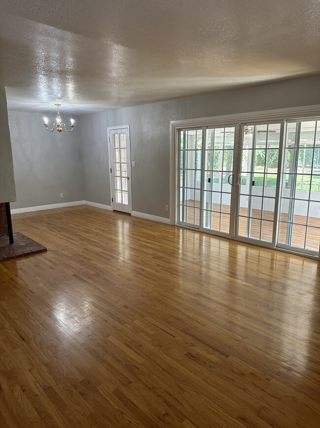 Living room - 8440 Darby Ave