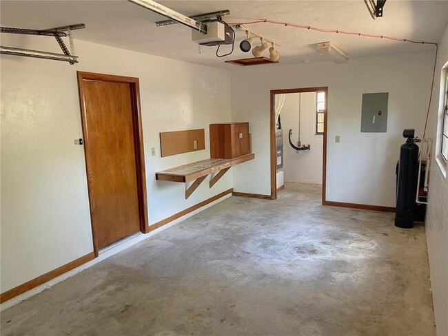 Building Photo - 4730 NW 36th Pl