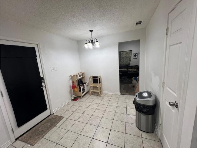 Building Photo - 303 Timber Ridge Dr