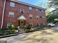 Building Photo - 200 W Evergreen Ave