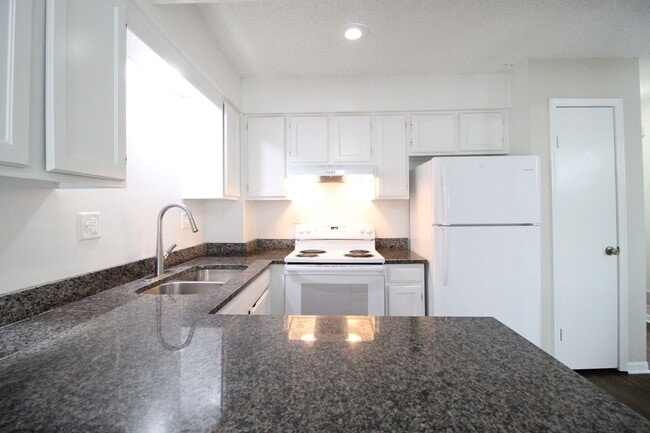 Building Photo - April FREE On This Fully Remodeled 2 Bedroom 1.5 Bath Duplex In Olathe