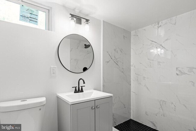 Building Photo - 5019 Leland Dr