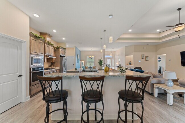 Building Photo - 5568 Micanopy Dr