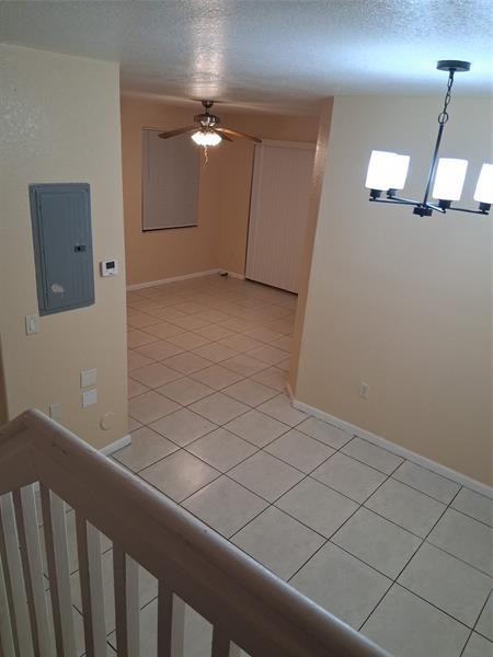 Building Photo - 1425 SE 24th Ct