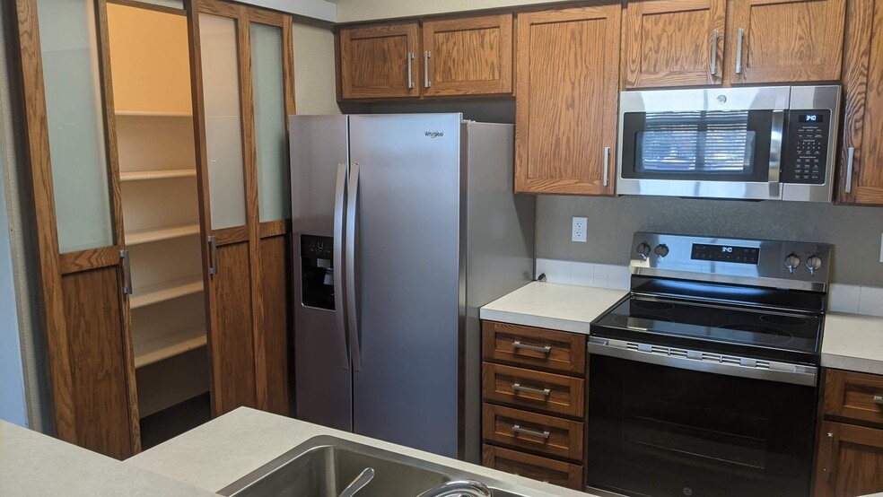 Kitchen/pantry - 4245 Boardwalk Dr