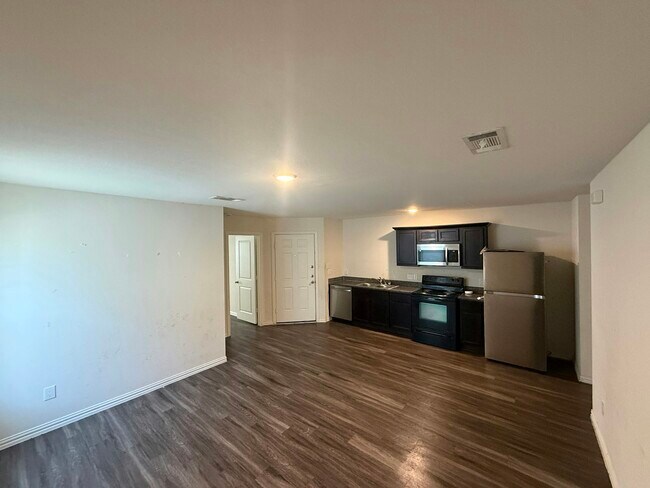 Building Photo - 5509 Nielan St