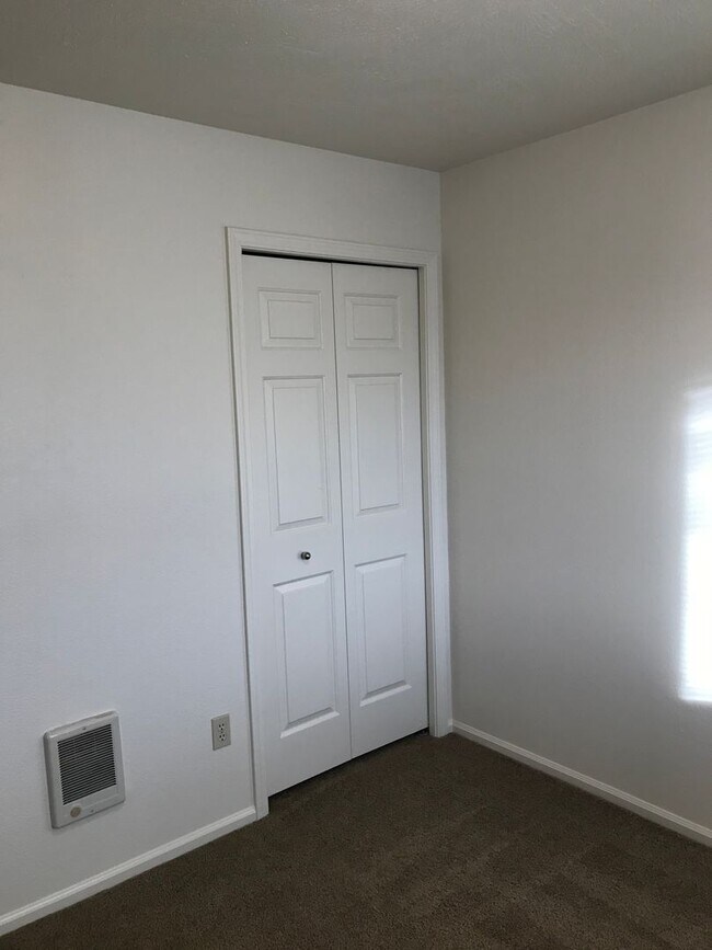 Building Photo - 2793 S Cloverleaf Loop