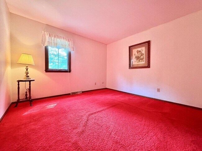 Building Photo - 21485 Wallen Dr