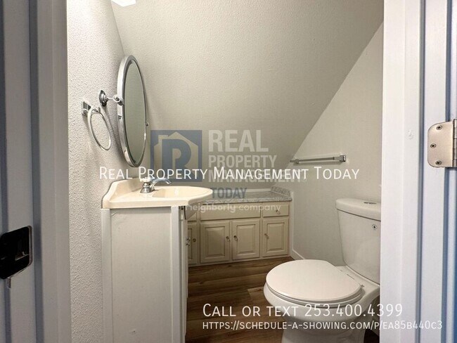 Building Photo - 3316 46th St E