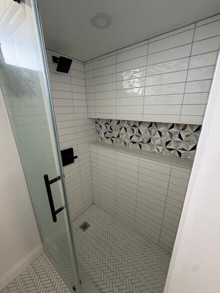 Building Photo - 224 43rd St