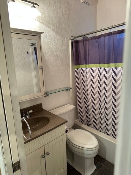 Bathroom - 559 Fairview St