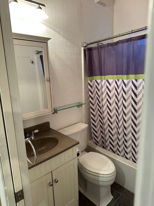 Bathroom - 559 Fairview St