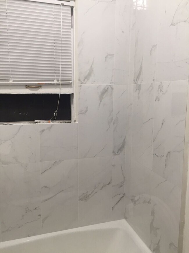 Building Photo - Huge One Bedroom with great light!  Newly ...