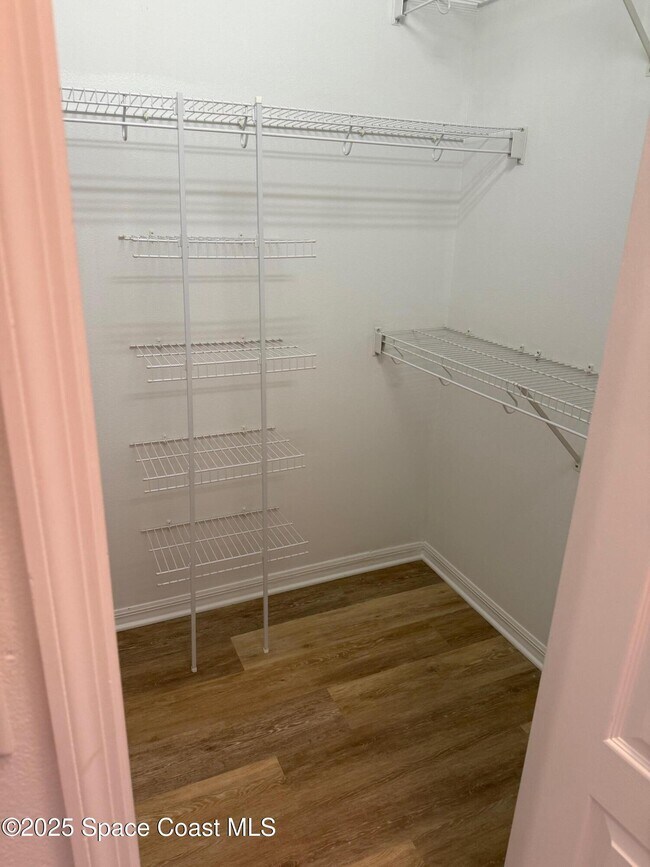 Building Photo - 1427 Grand Isle Blvd