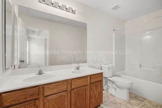 Building Photo - 15826 Marvin Rd