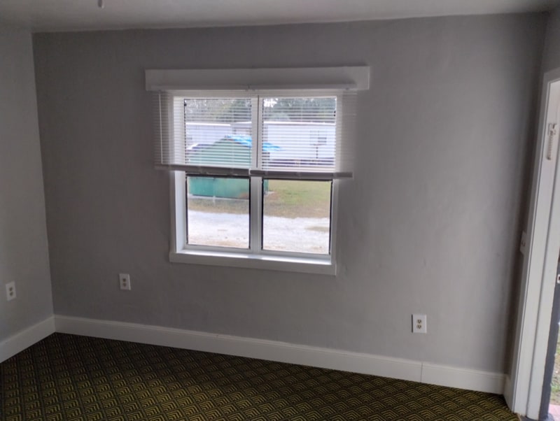 Building Photo - 169 SE Camelot Loop
