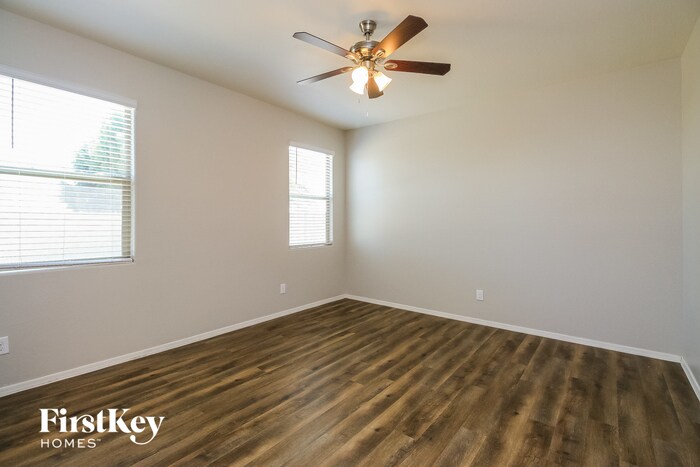 Building Photo - 11427 E Wallflower Ln