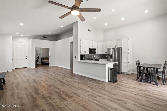 Building Photo - 6681 W Dublin Ln