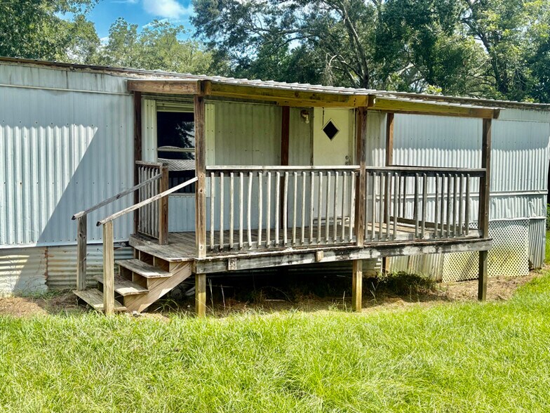 Primary Photo - 1056 Pecan Dr