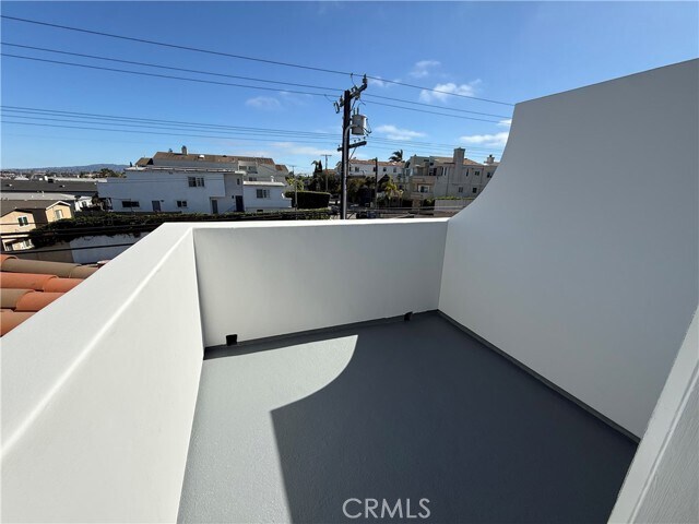 Building Photo - 1623 Artesia Blvd