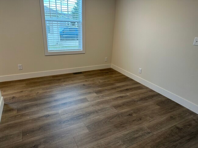 Building Photo - 439 Laurel Oak Ln