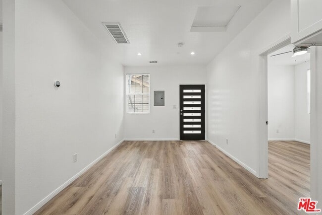 Building Photo - 5017 Cimarron St