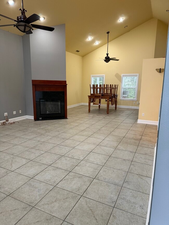 Building Photo - 184 Capitol Ridge Rd