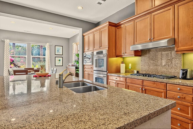 Building Photo - 35831 Raphael Dr