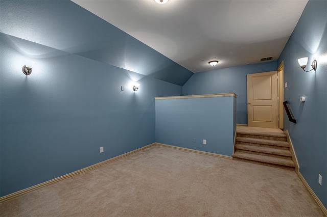 Building Photo - 1505 E Branch Hollow Dr