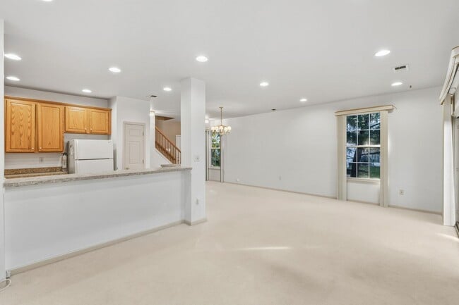 Building Photo - 108 Riverwalk Way