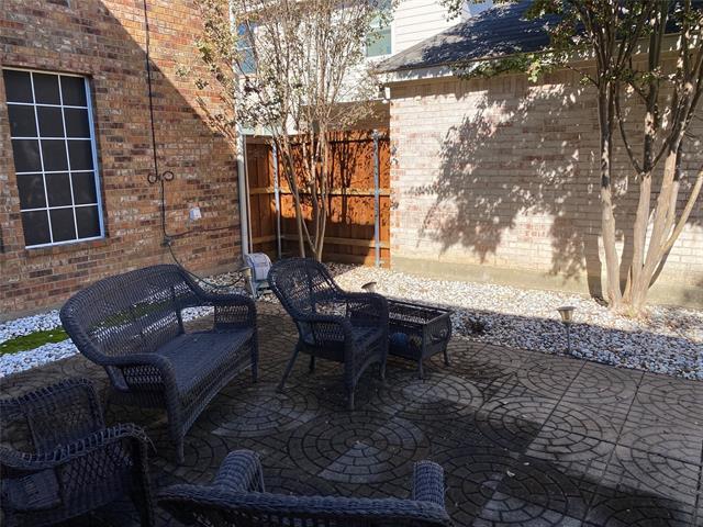 Building Photo - 207 Colonial Ln