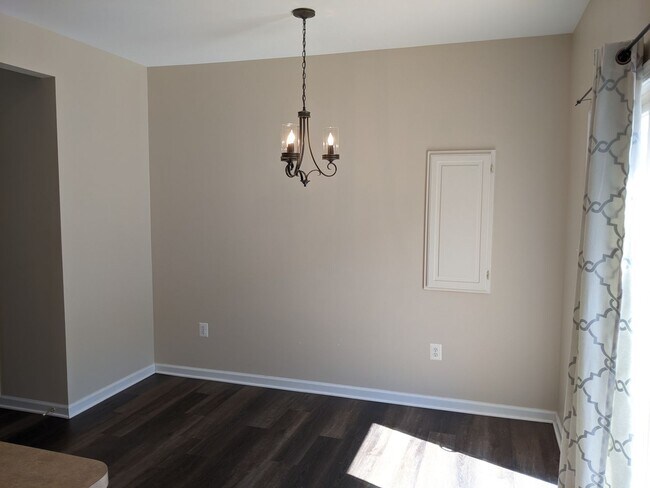 Building Photo - Updated condo in Ballenger Creek available in June!