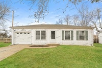 Building Photo - 12421 Pizarro Dr