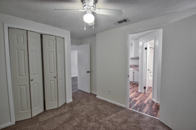 Building Photo - 2002