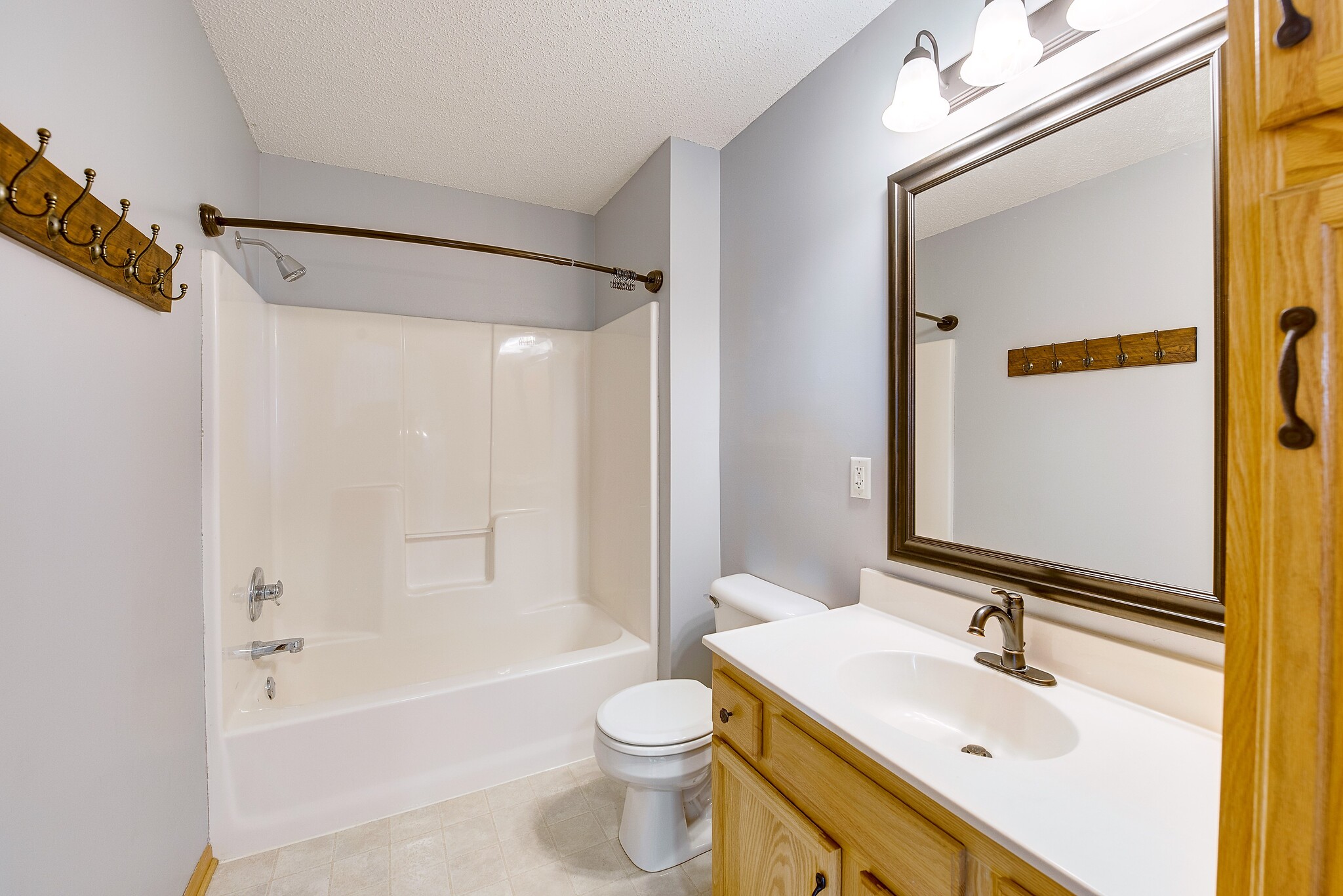 Building Photo - 1728 Ponderosa Ln