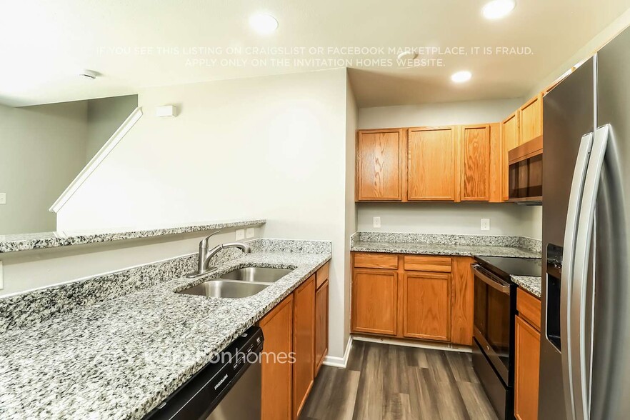 Building Photo - 165 Hunter Park Dr