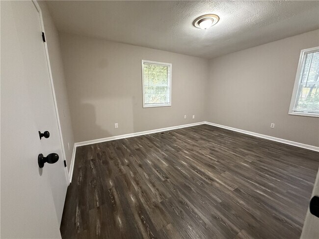 Building Photo - 107 Sycamore Ln