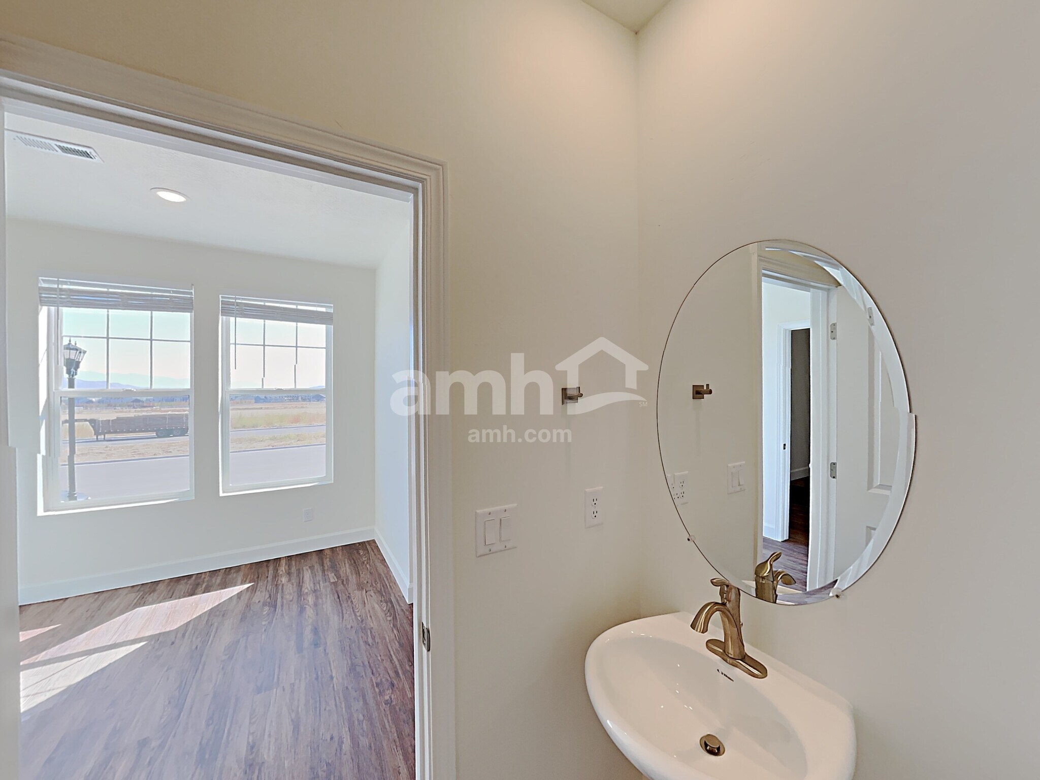 Building Photo - 6092 W South Jordan Pky