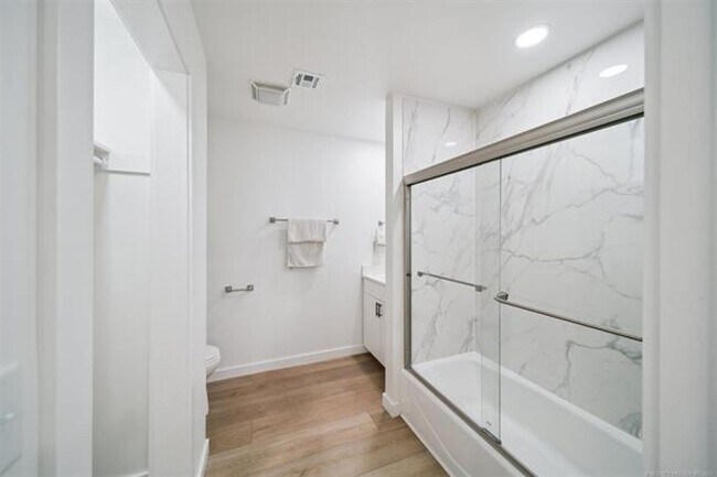Building Photo - Gorgeous updated and modern open layout
